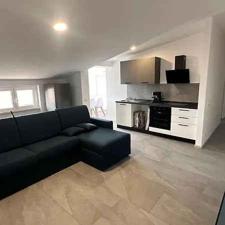Marco's House Апартаменты Focene